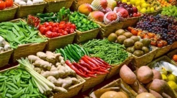 ارتفاع أسعار الطماطم والعنب يضغط على الأسواق المصرية في أكتوبر 2025